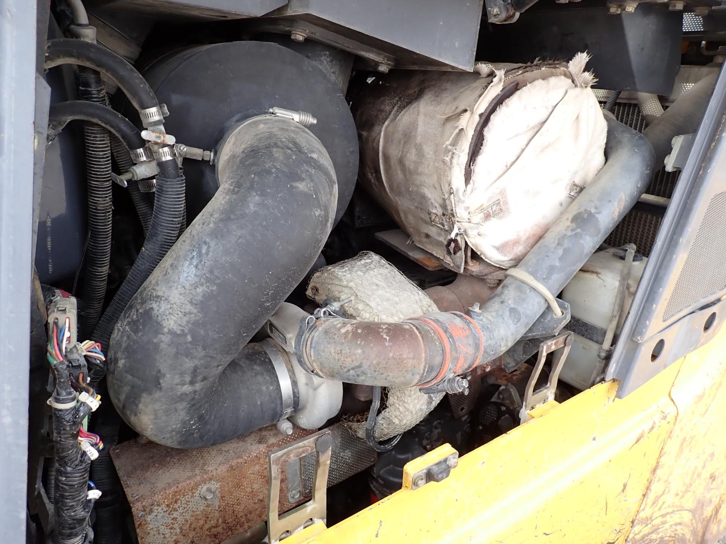 ./imagenes/INVOICE/2019/16571/TOPADOR FRONTAL KOMATSU_D65EX (27).JPG
